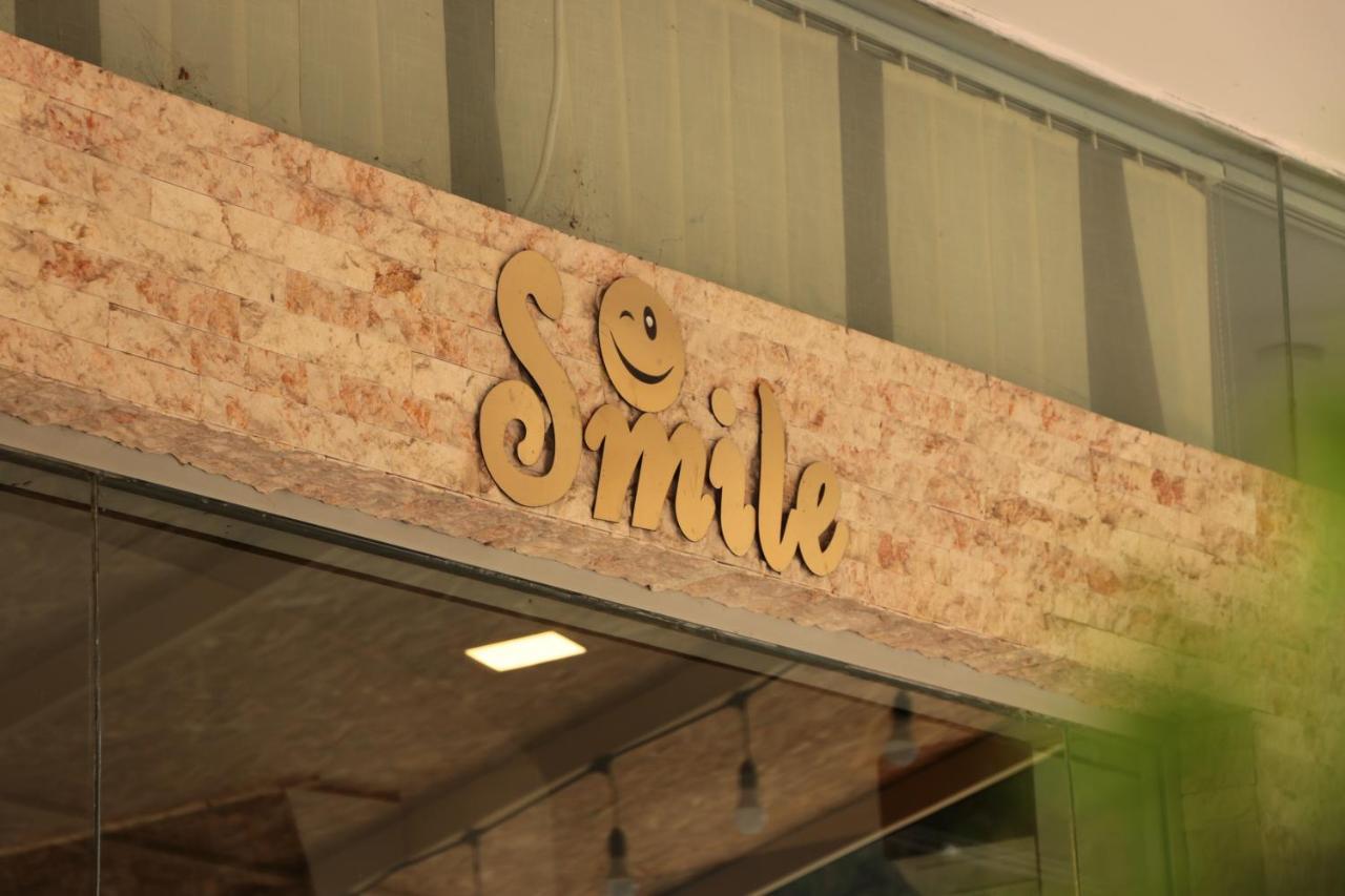 Hotel Smile Кобулети Экстерьер фото