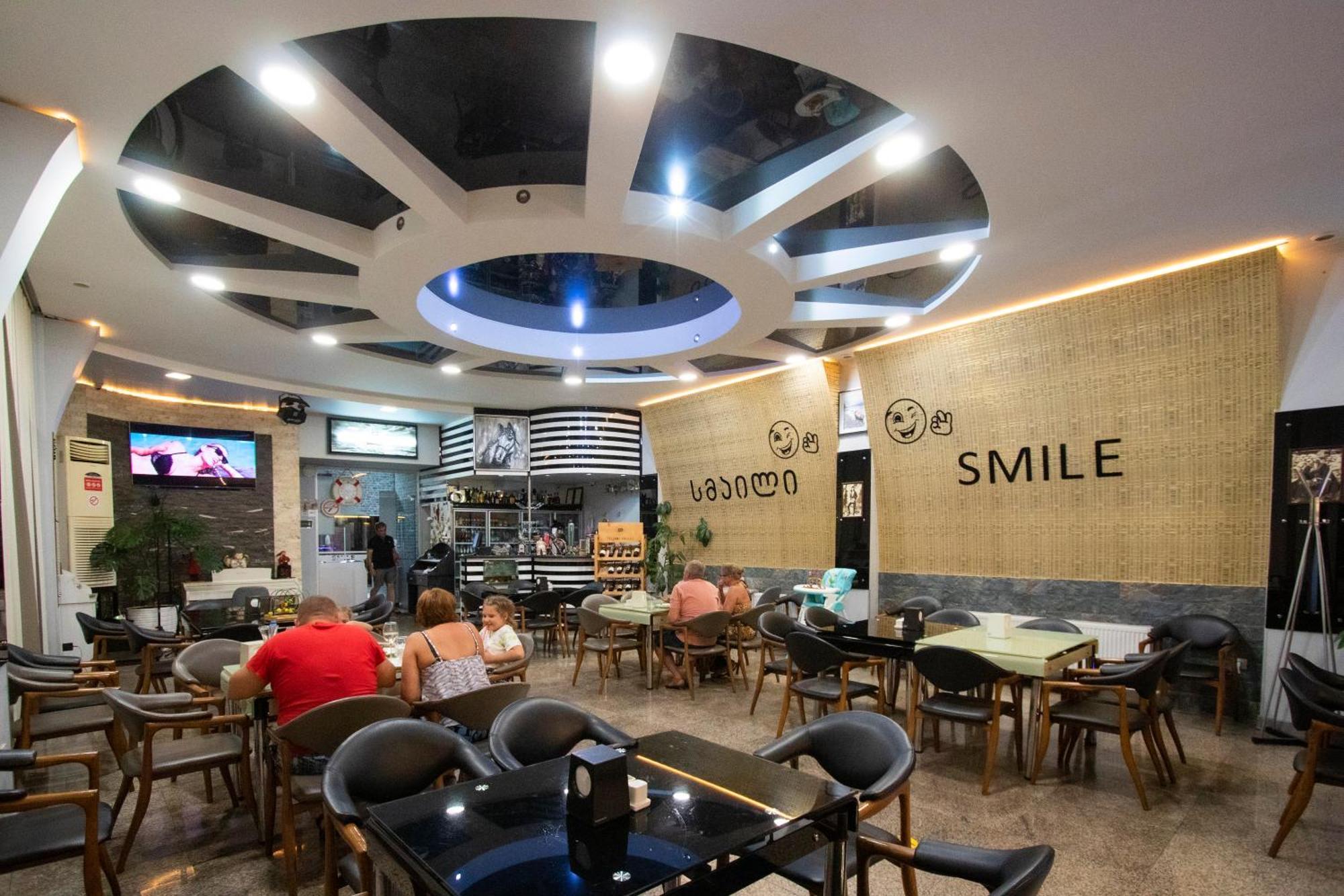 Hotel Smile Кобулети Экстерьер фото