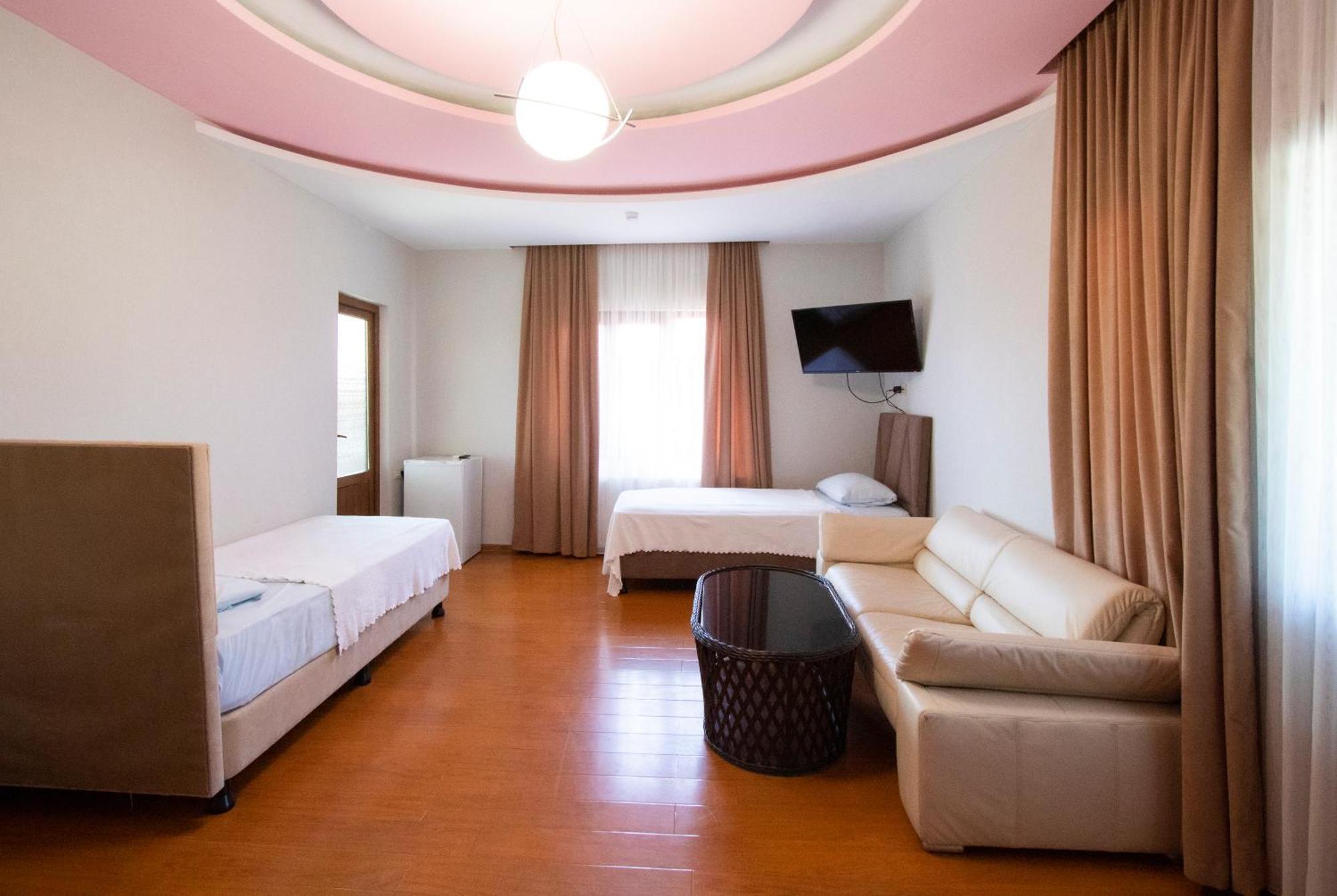 Hotel Smile Кобулети Экстерьер фото